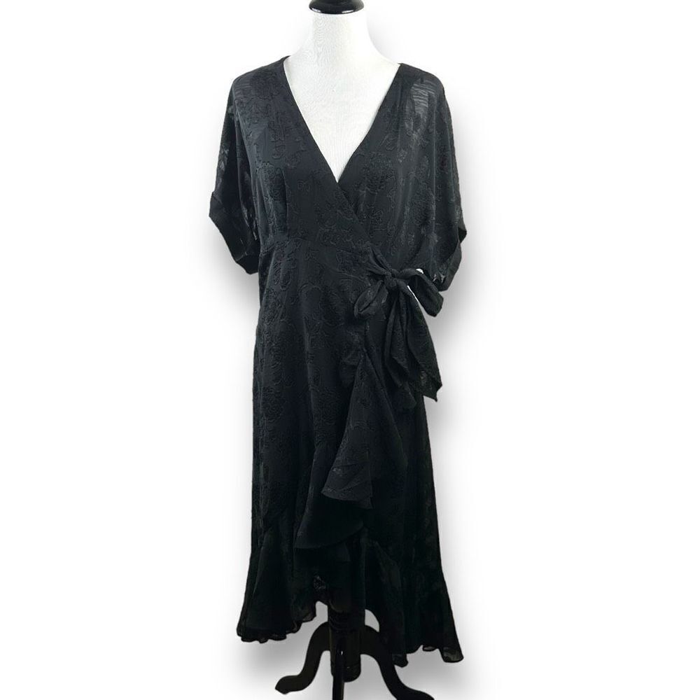 Lovestitch Women's size M 2Pc Robe Set Black Lace Robe And Slip Nightie New